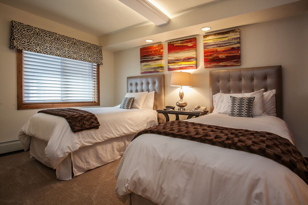 Premium Condo, 4 Bedrooms, Private Bathroom - Guestroom