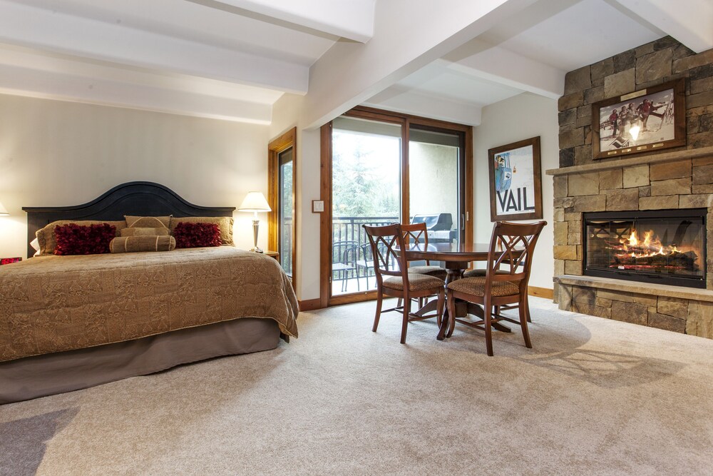 Studio, 1 Queen Bed, Mountain View - Balcony
