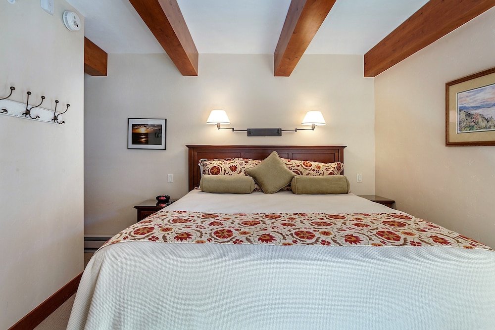 Condo, 1 Bedroom, Mountain View - Guestroom