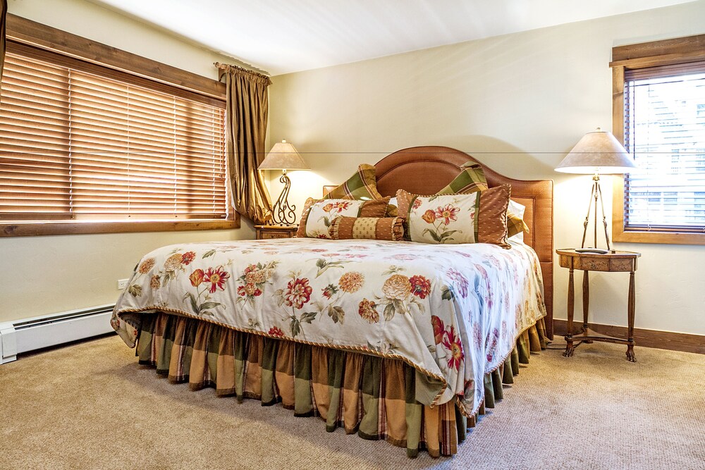 Premium Condo, 4 Bedrooms, Private Bathroom - Guestroom