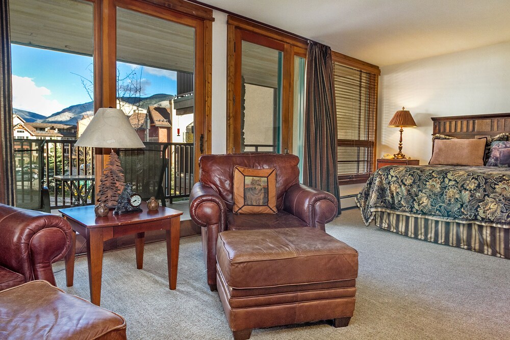 Premium Condo, 4 Bedrooms, Private Bathroom - Guestroom