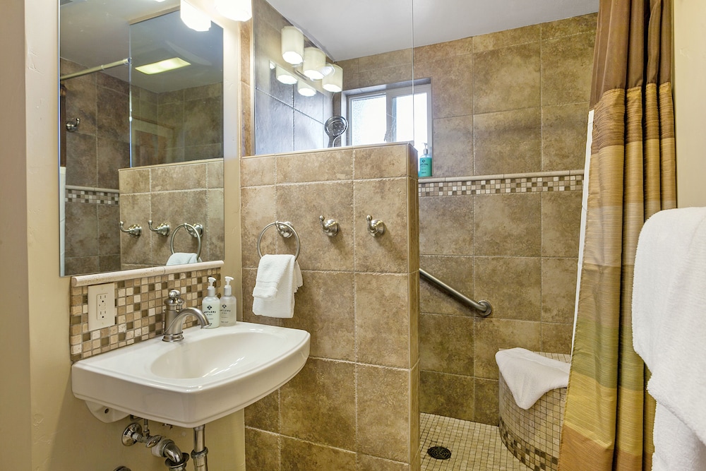 Condo, 1 Bedroom, Mountain View - Bathroom