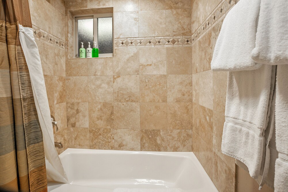 Condo, 1 Bedroom, Mountain View - Bathroom