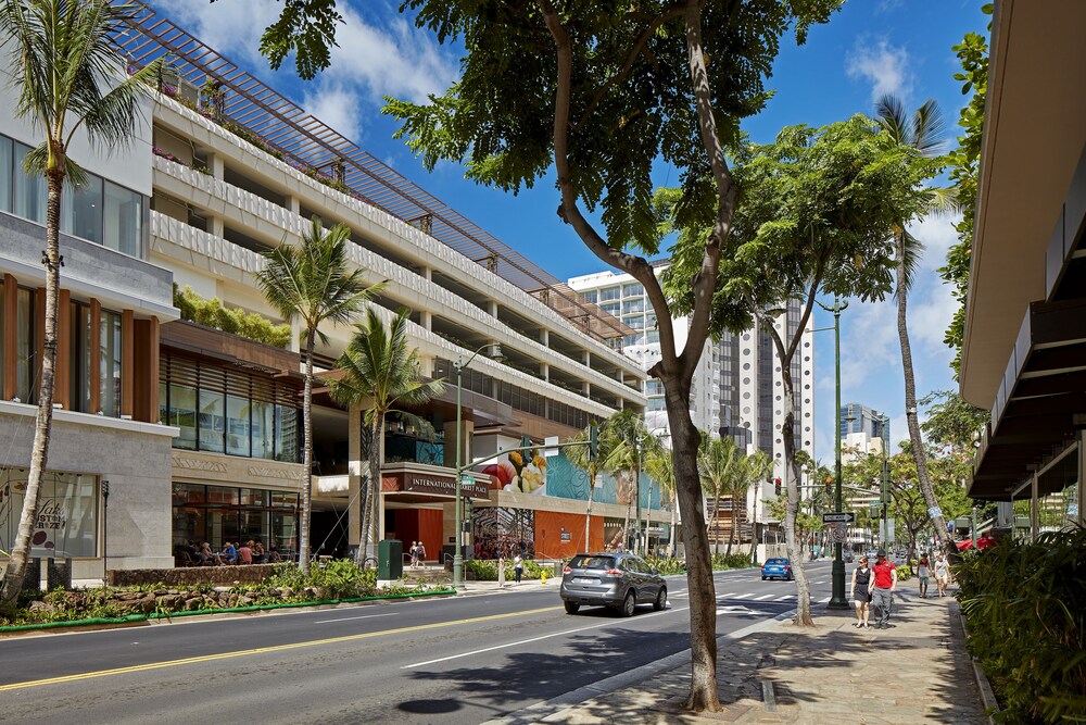 Front of property, Hilton Garden Inn Waikiki Beach