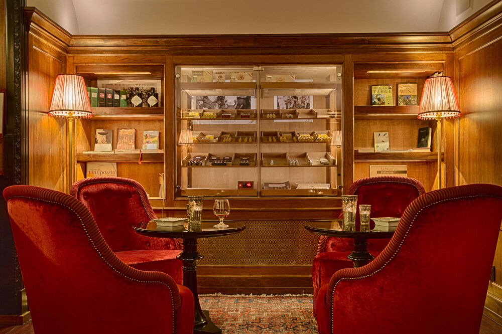 Executive Lounge