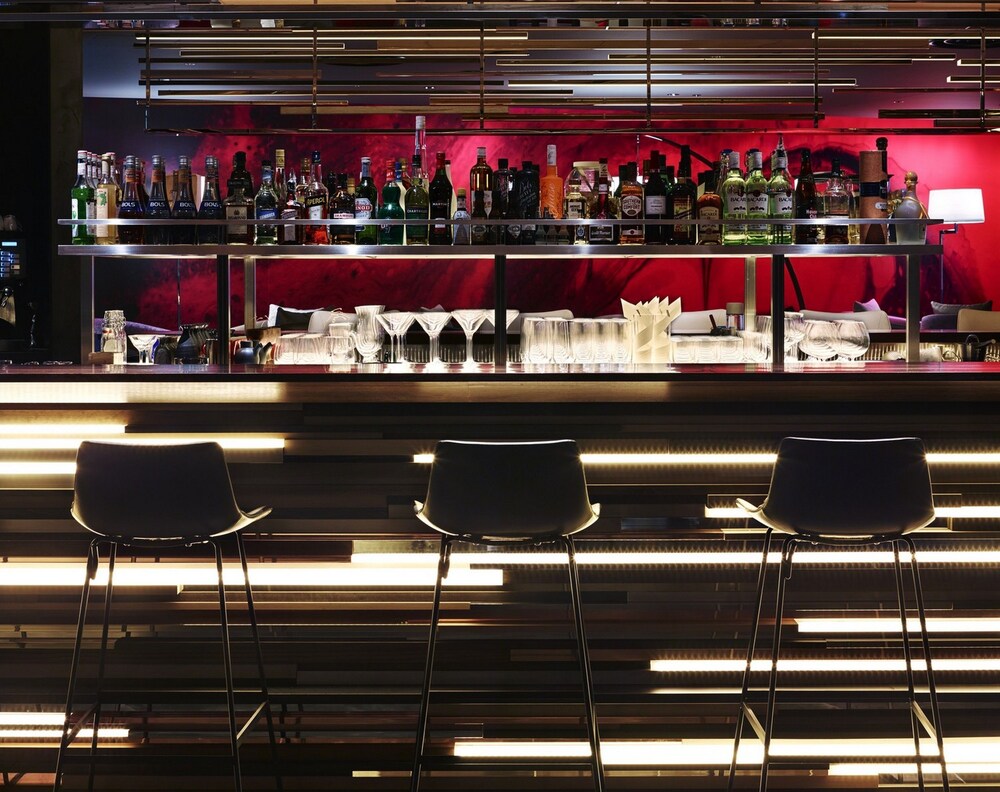 Hotel Bar
