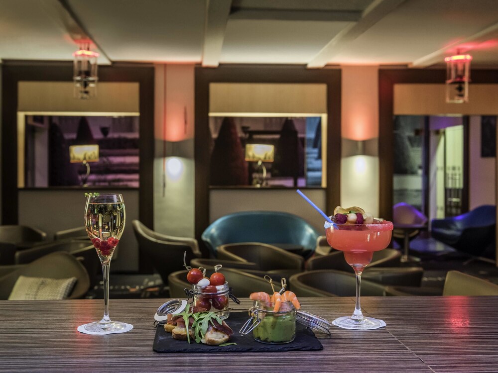 Hotel Bar