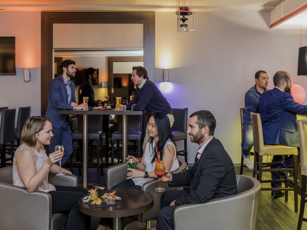 Hotel Bar