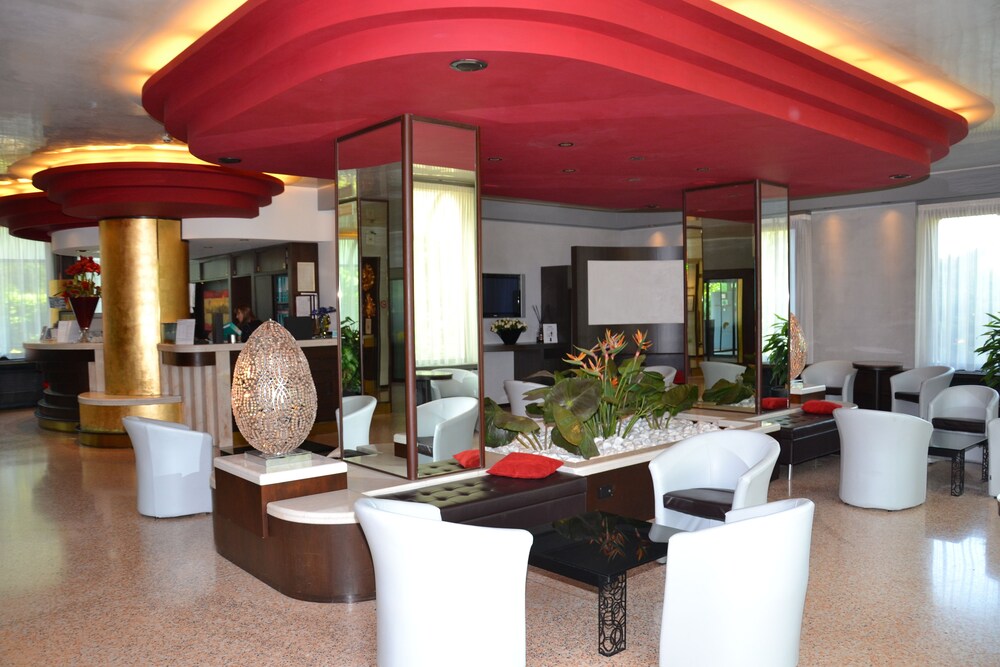 Hotel Lounge