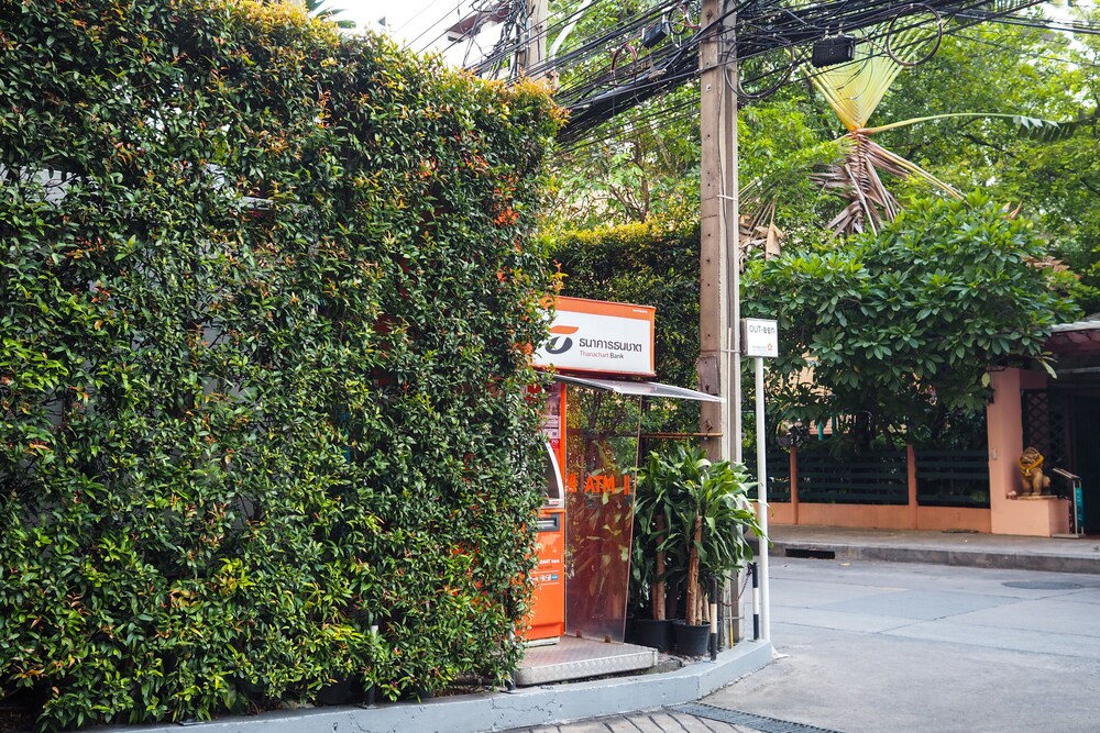 ATM/Banking On site