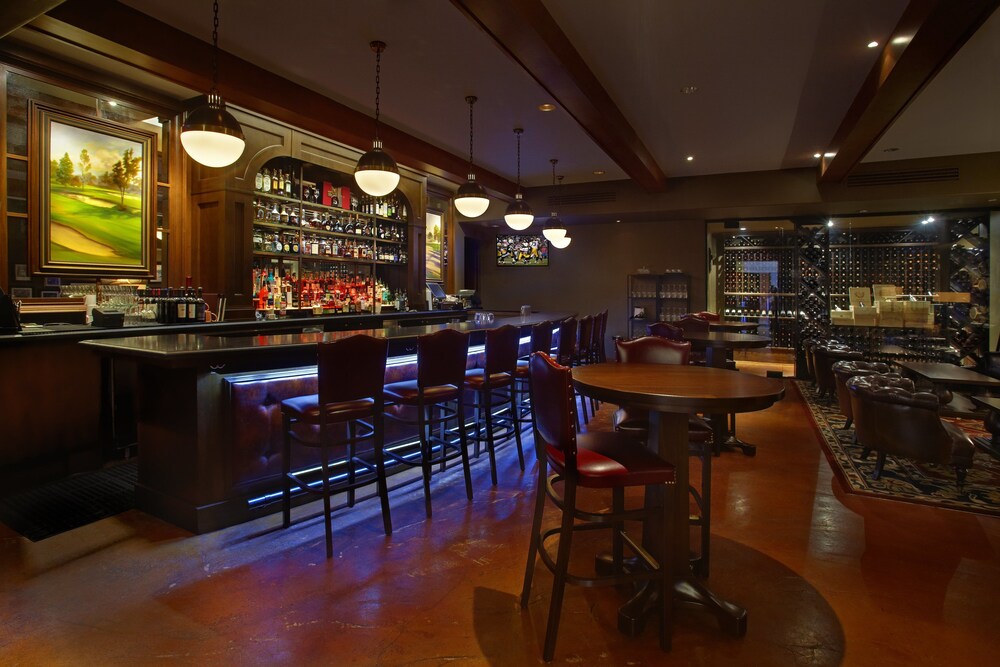 Hotel Bar