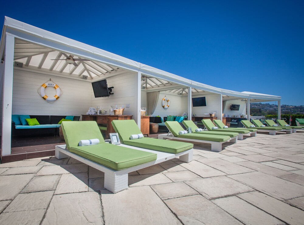 Sundeck