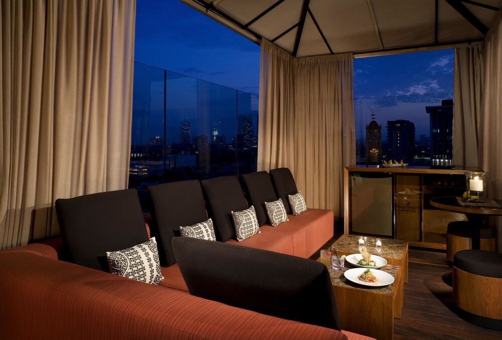 Hotel Bar