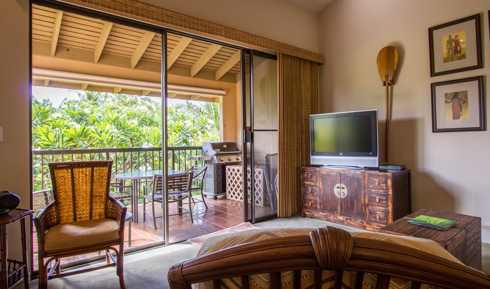 Studio, 1 King Bed, Garden View - Living Area