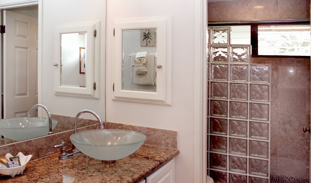 Condo, 1 Bedroom, Ocean View - Bathroom