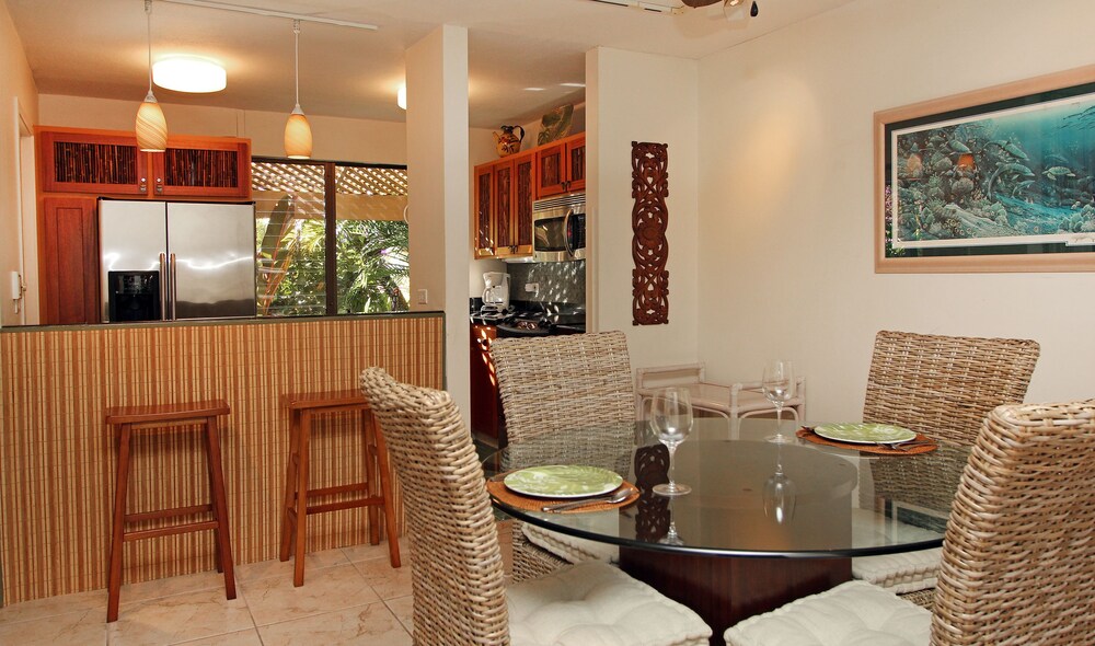 Condo, 1 Bedroom, Garden View - In-Room Dining