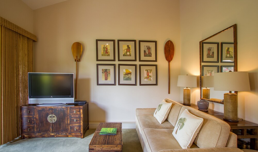 Studio, 1 King Bed, Garden View - Living Room