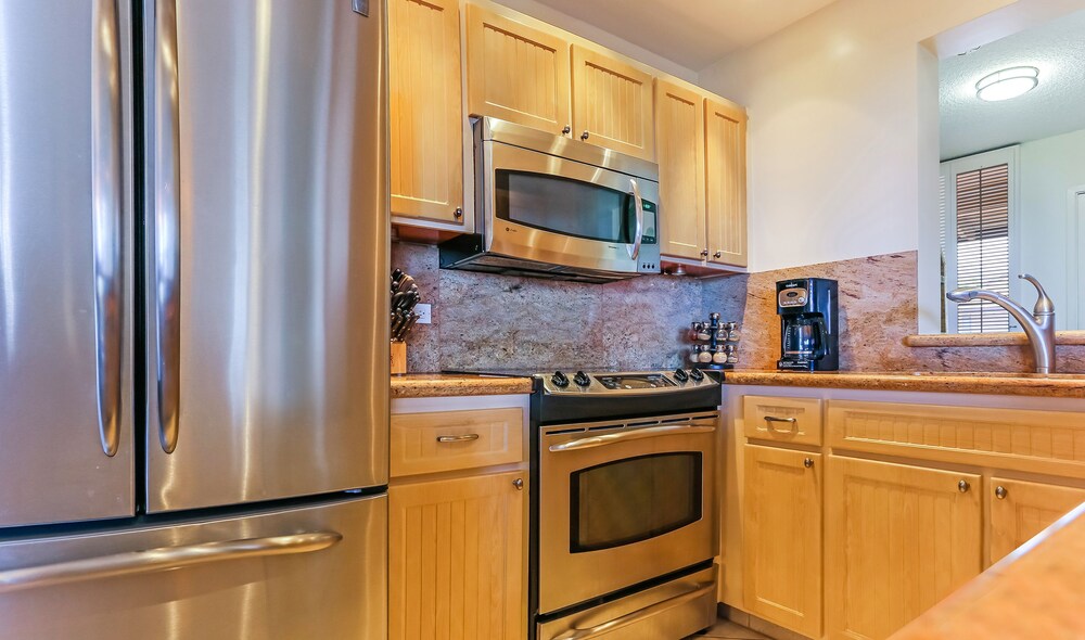 Condo, 2 Bedrooms, 2 Bathrooms, Ocean View - In-Room Kitchen