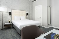 Deluxe Room, 1 Queen Bed