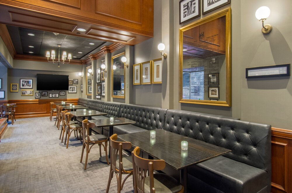 Hotel Bar