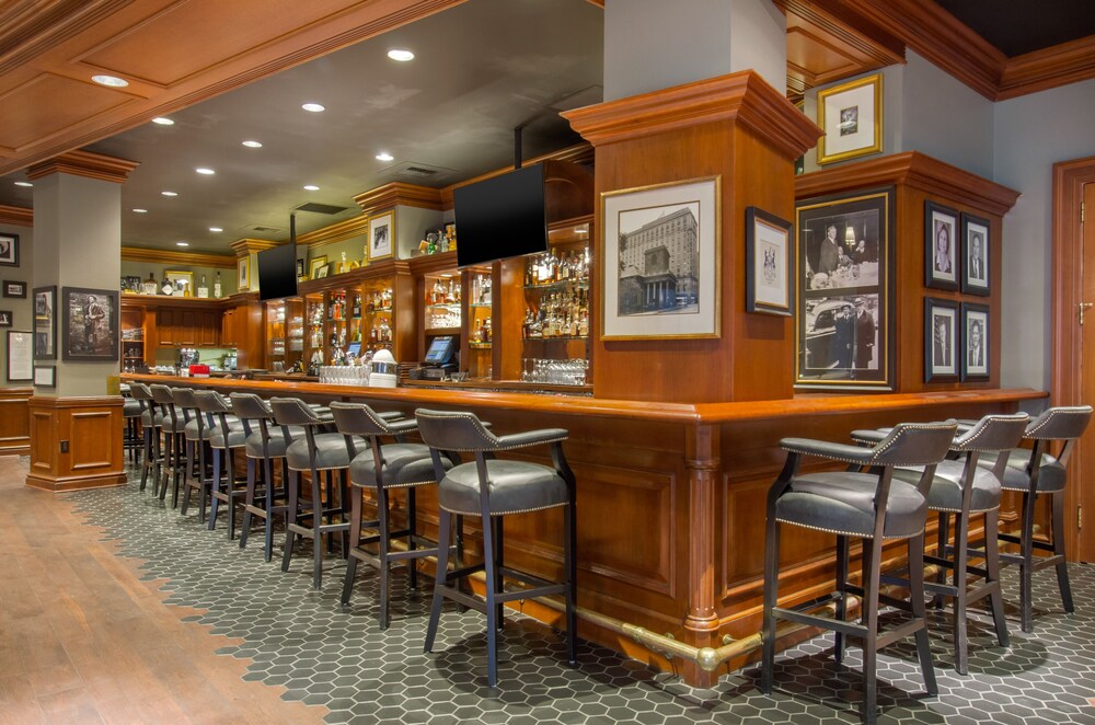 Hotel Bar