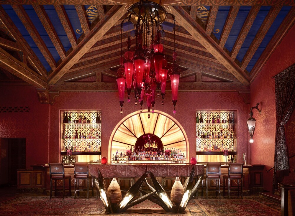 Hotel Lounge