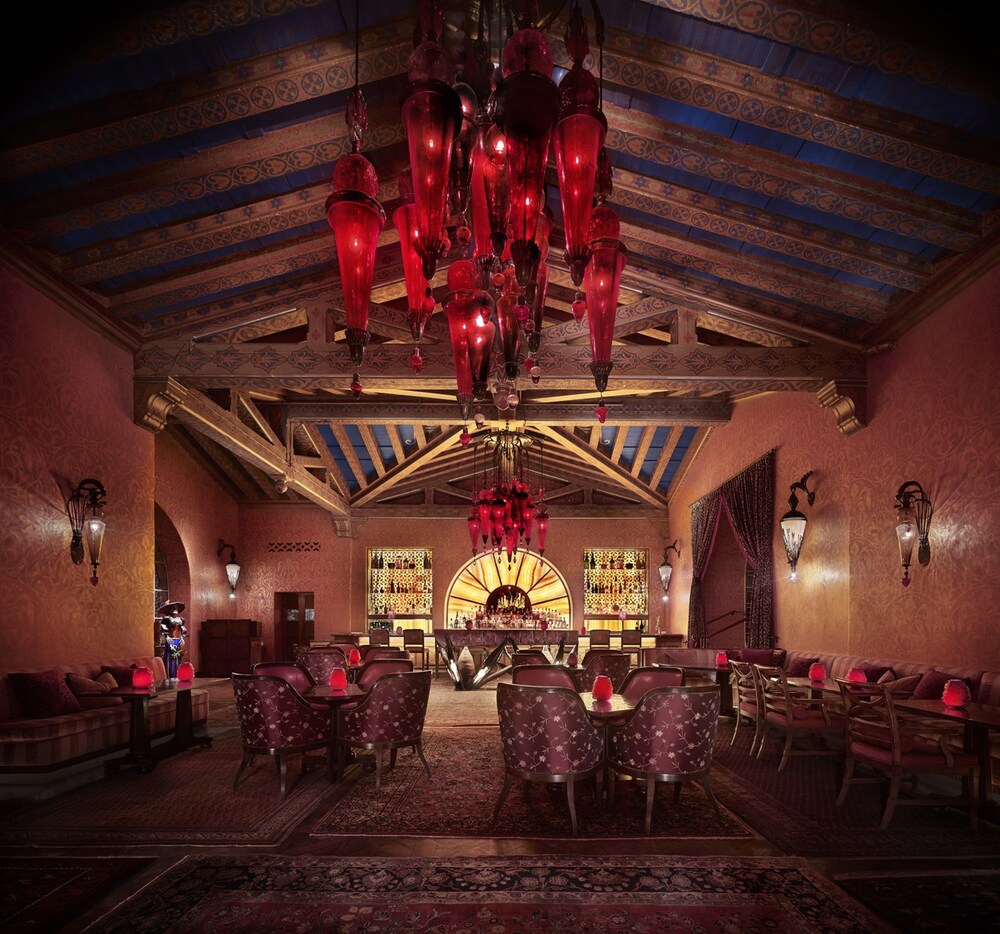 Hotel Bar