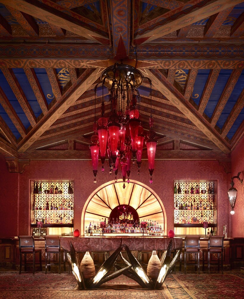 Hotel Bar