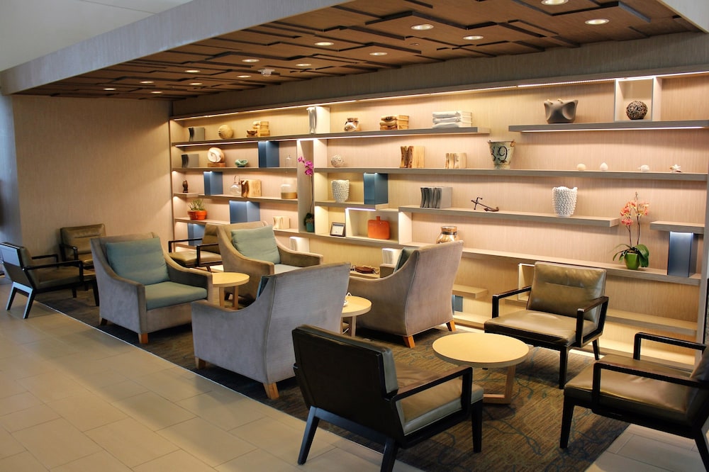 Lobby sitting area, Hyatt Regency Long Beach