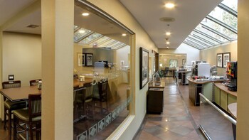 Food Court