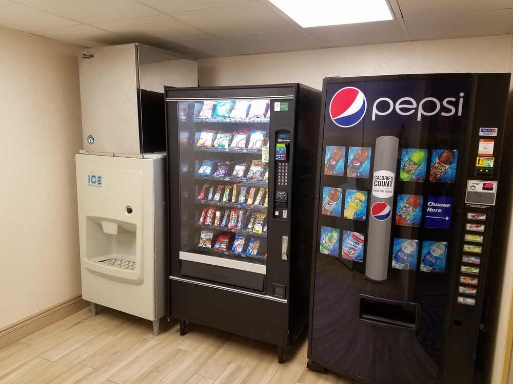 Vending machine, Best Western Rochester Marketplace Inn