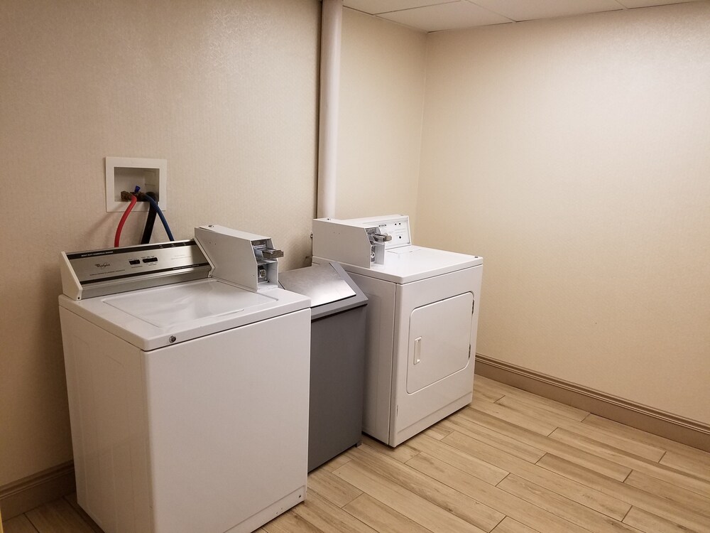 Laundry room, Best Western Rochester Marketplace Inn