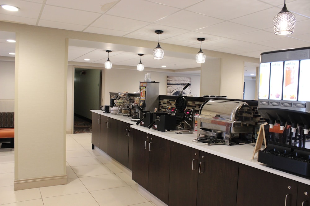 Breakfast area, Best Western Rochester Marketplace Inn