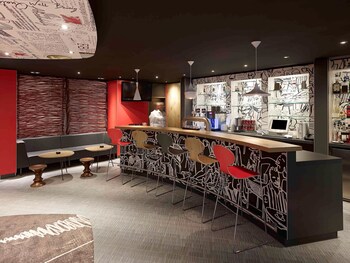 Hotel Bar