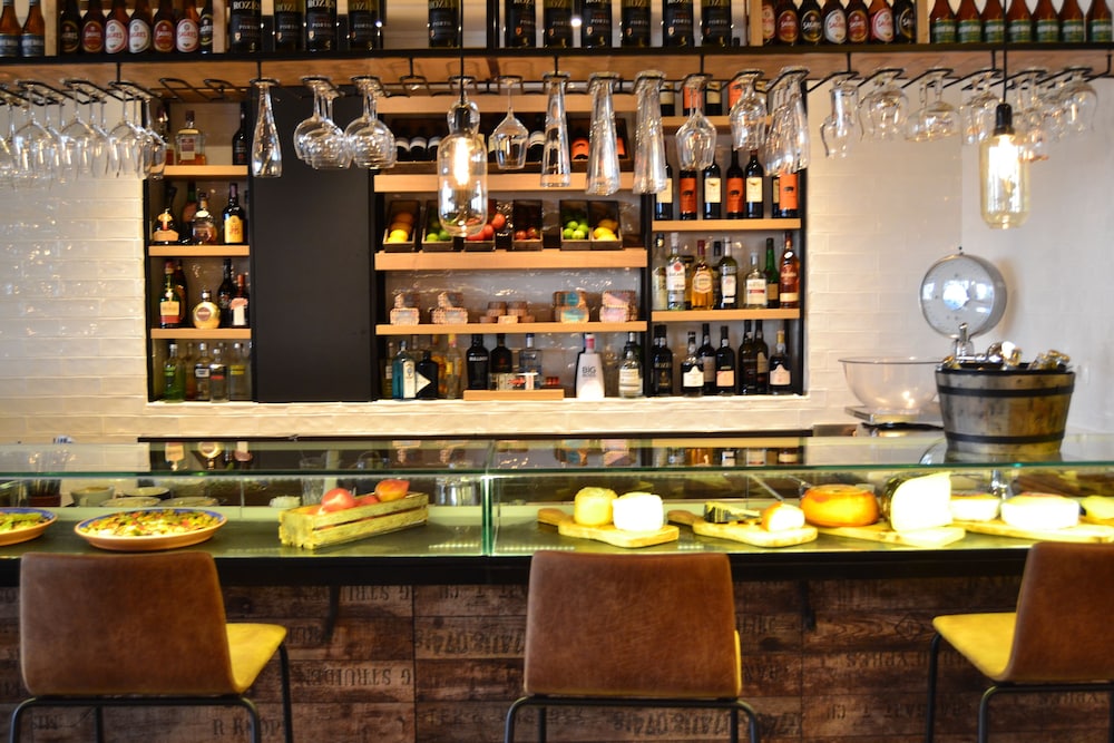 Hotel Bar