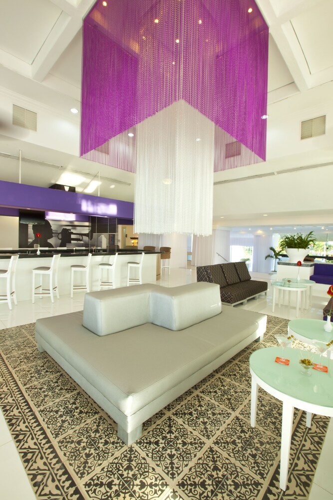 Hotel Lounge