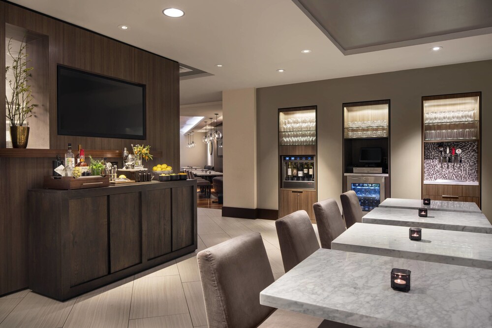 Executive Lounge