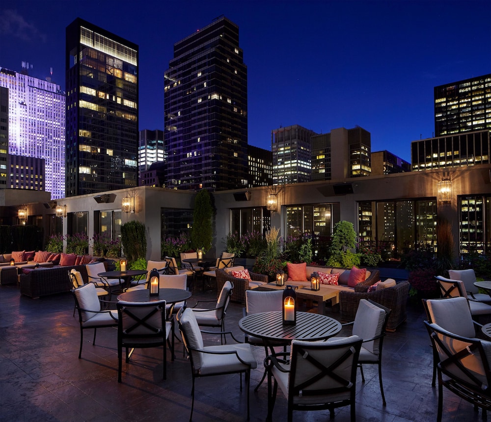 Hotel Bar