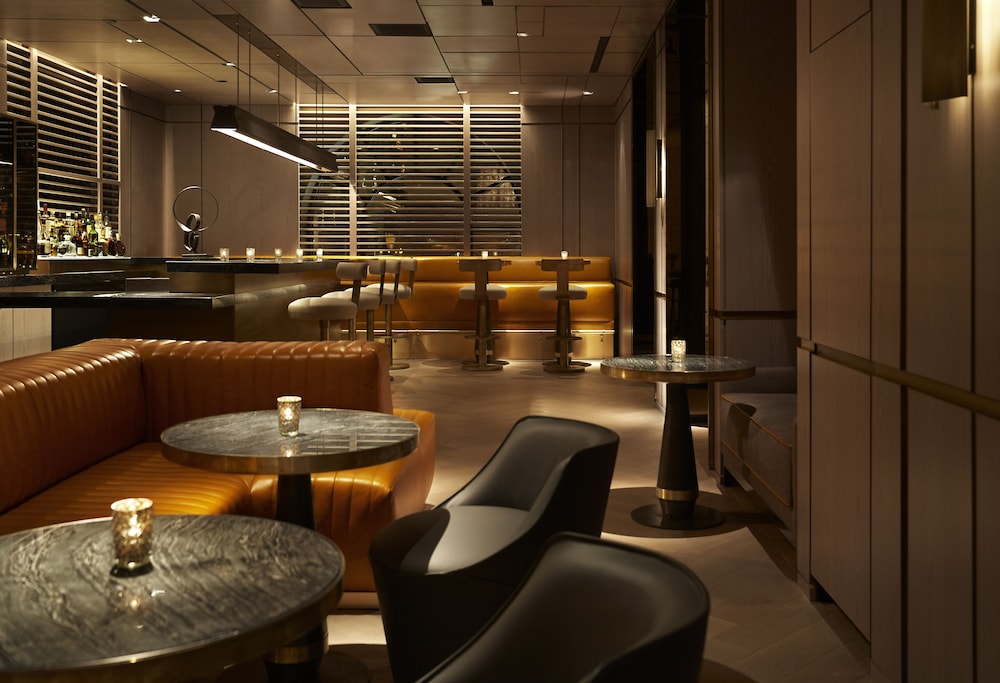Hotel Lounge