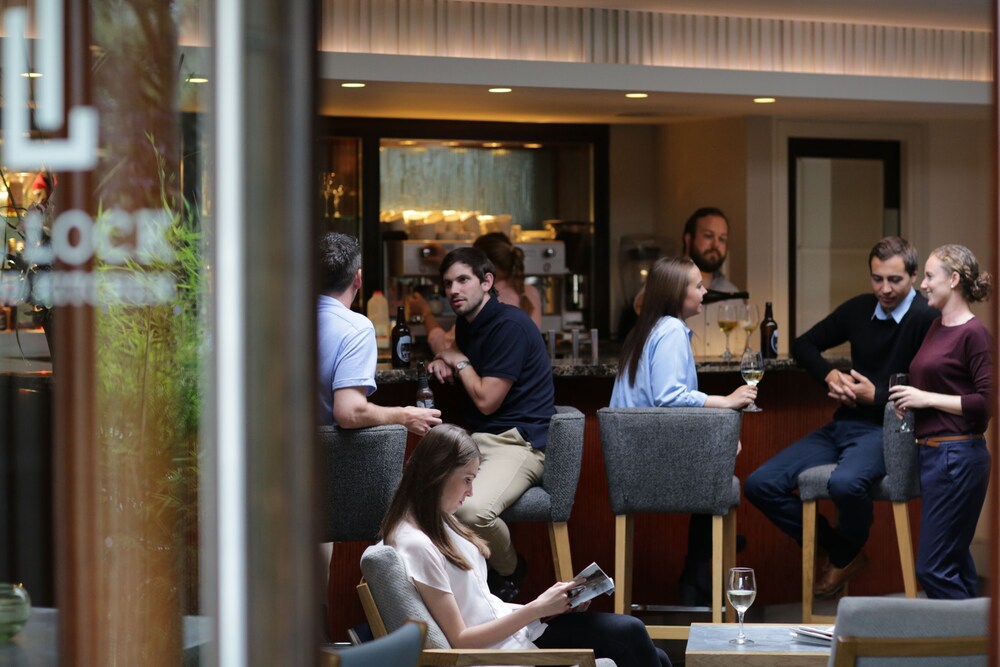 Hotel Bar