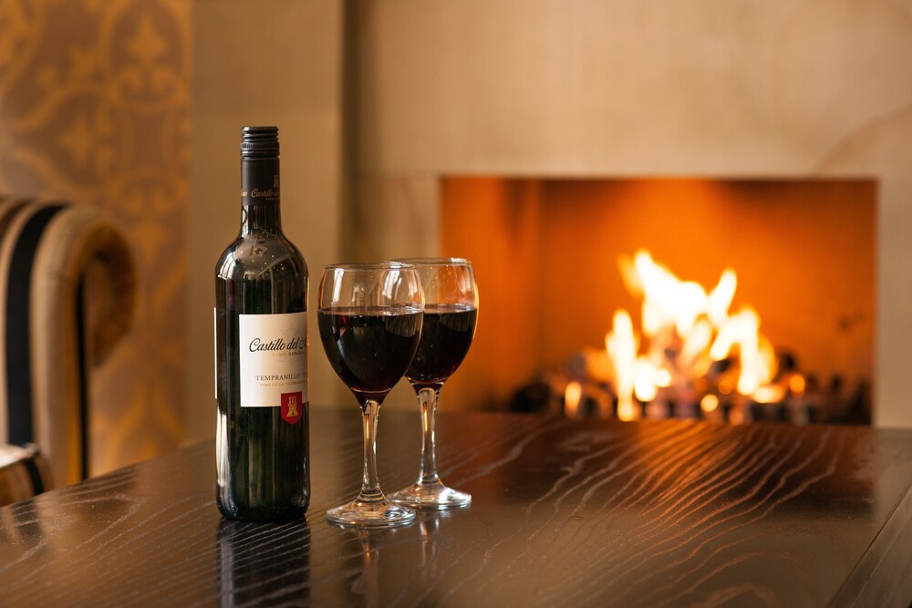 Hotel Lounge