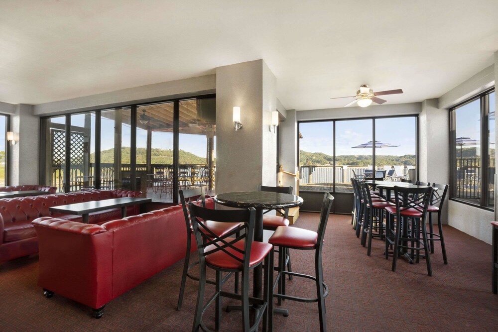 Hotel Bar