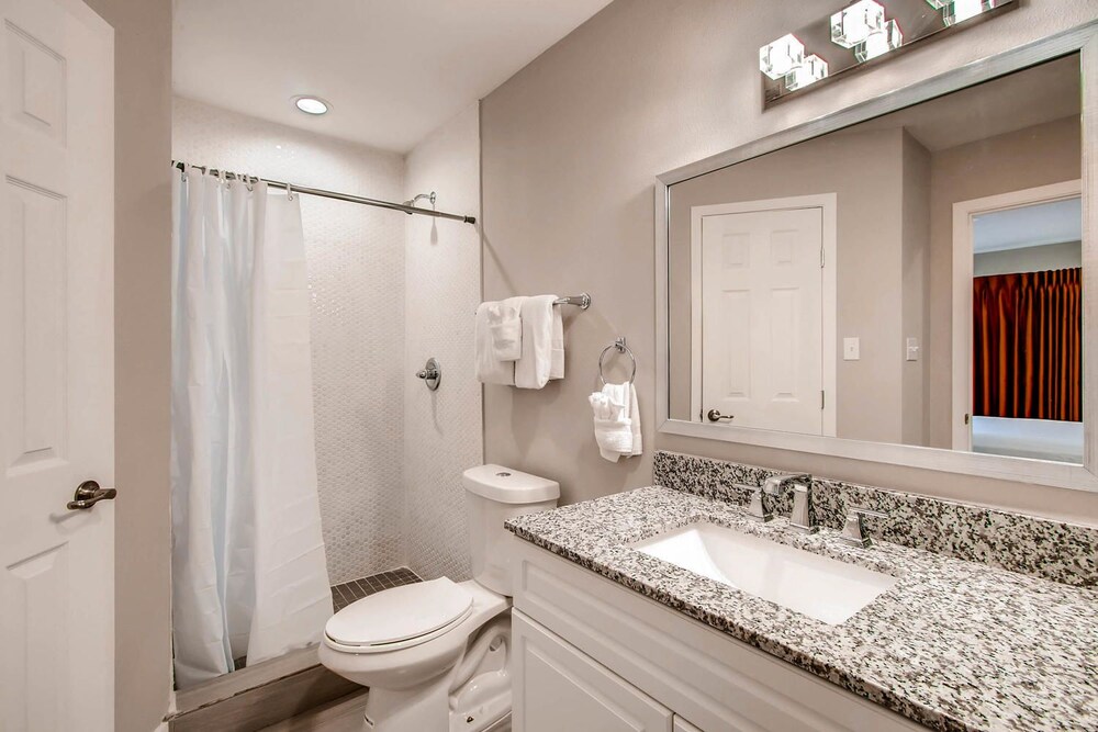 Executive Studio, 1 King Bed - Bathroom