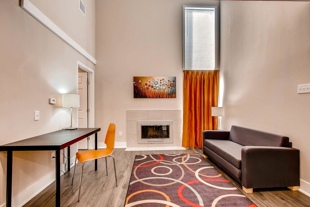Executive Room, 2 Bedrooms - Living Area