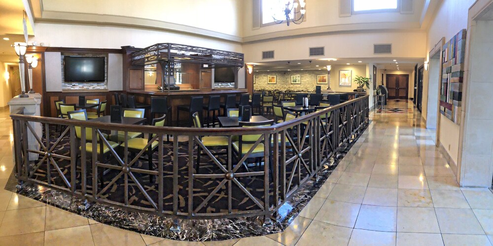 Hotel Bar