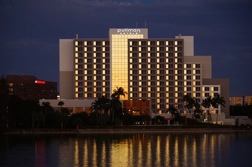 Pullman Miami Airport