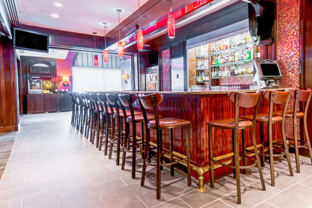 Hotel Bar
