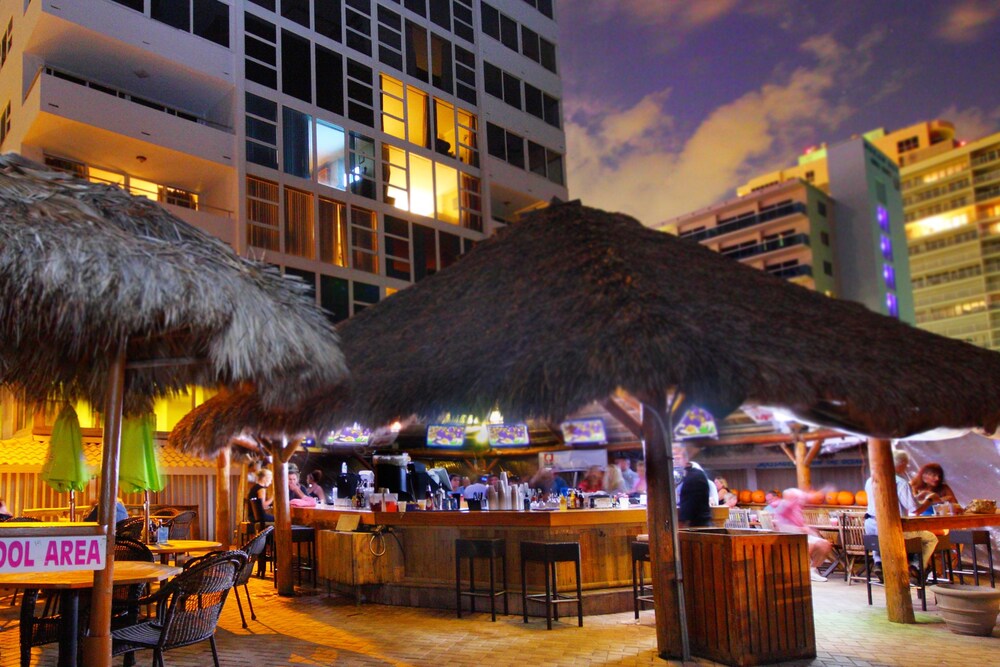 Hotel Bar