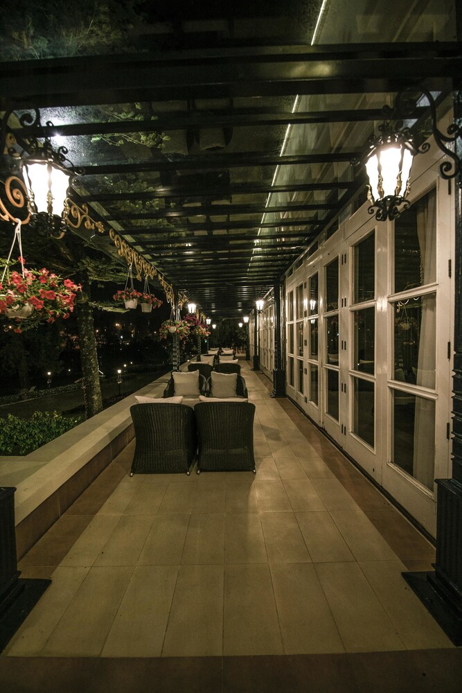 Food Court
