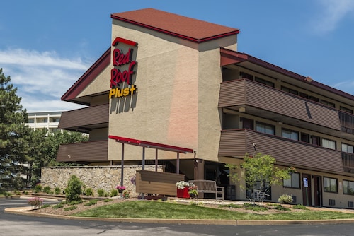 Red Roof Inn PLUS+ St Louis - Forest Park/ Hampton Ave